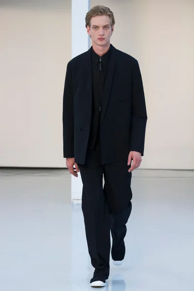 Look 19
